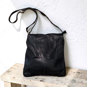 Maxon Made in Italy NWOT Genuine Leather Black Medium Flap Crossbody Bag